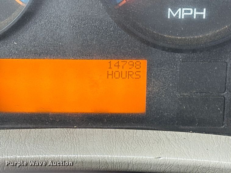 image for item EG1906 2010 International 7500 crane truck