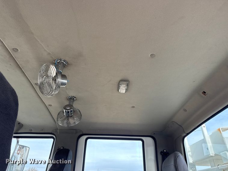 image for item EG1906 2010 International 7500 crane truck