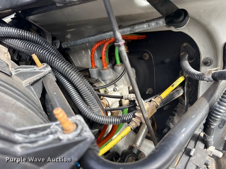 image for item EG1906 2010 International 7500 crane truck