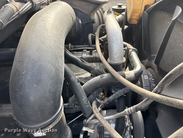 image for item EG1906 2010 International 7500 crane truck