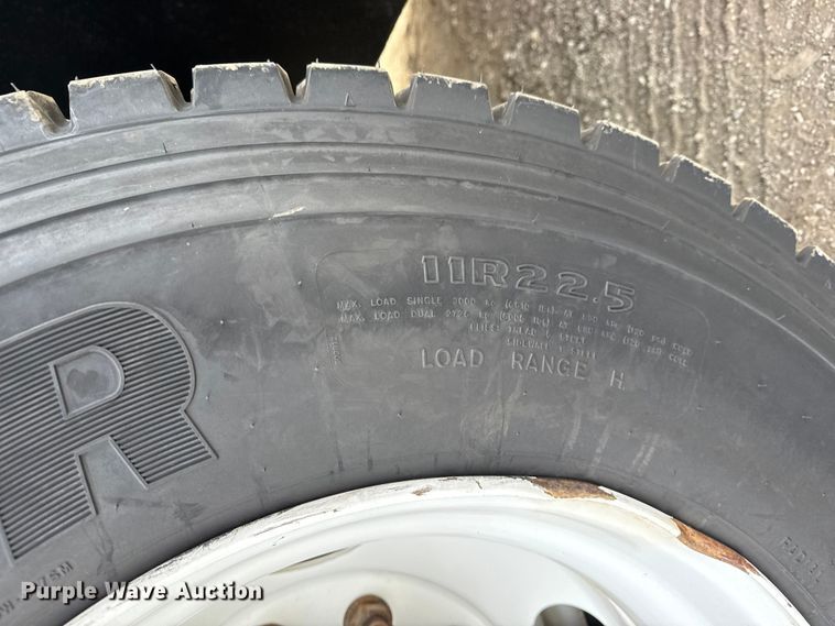 image for item EG1906 2010 International 7500 crane truck