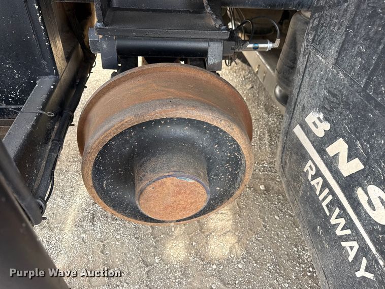 image for item EG1906 2010 International 7500 crane truck