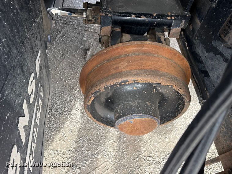 image for item EG1906 2010 International 7500 crane truck