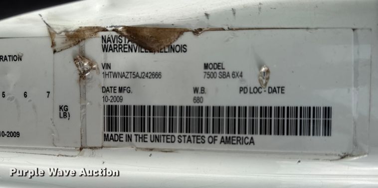 image for item EG1906 2010 International 7500 crane truck