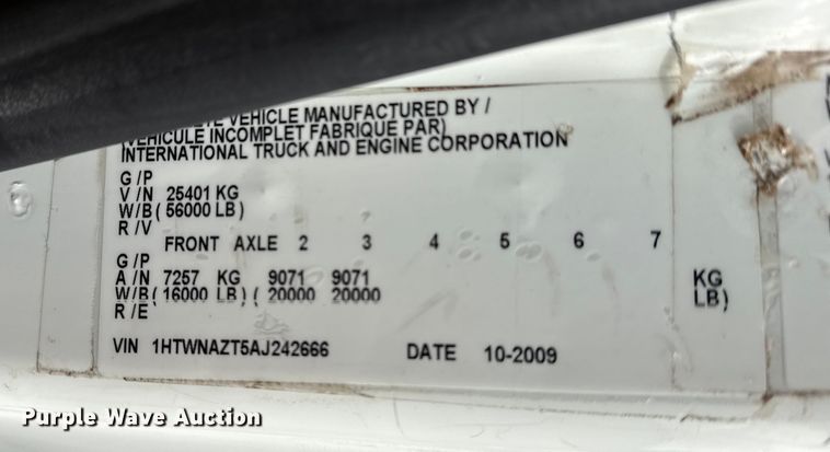 image for item EG1906 2010 International 7500 crane truck