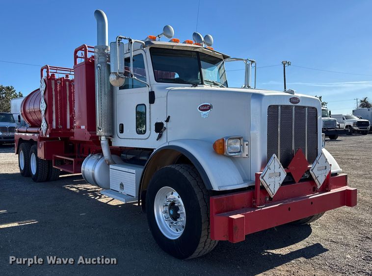 image for item EG1930 2009 Peterbilt 365 tank truck