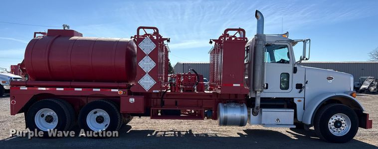 image for item EG1930 2009 Peterbilt 365 tank truck