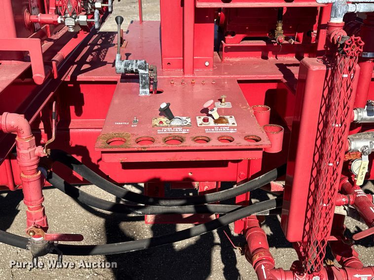 image for item EG1930 2009 Peterbilt 365 tank truck