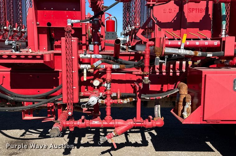 image for item EG1930 2009 Peterbilt 365 tank truck