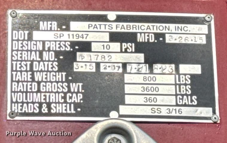 image for item EG1930 2009 Peterbilt 365 tank truck