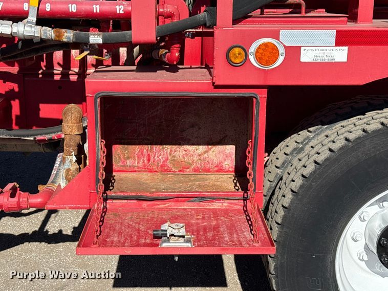 image for item EG1930 2009 Peterbilt 365 tank truck