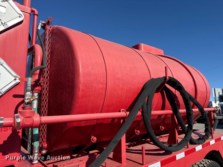 image for item EG1930 2009 Peterbilt 365 tank truck