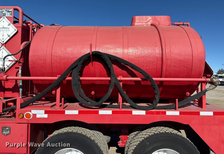 image for item EG1930 2009 Peterbilt 365 tank truck