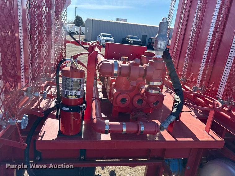 image for item EG1930 2009 Peterbilt 365 tank truck