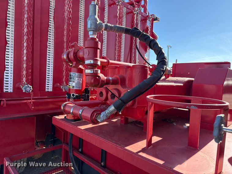 image for item EG1930 2009 Peterbilt 365 tank truck