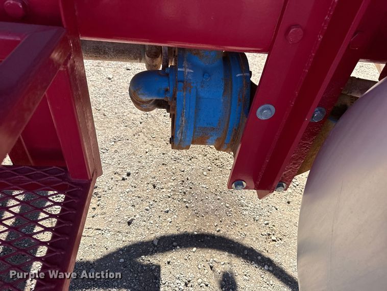 image for item EG1930 2009 Peterbilt 365 tank truck