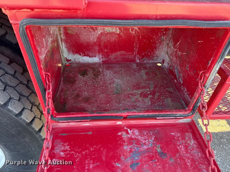 image for item EG1930 2009 Peterbilt 365 tank truck