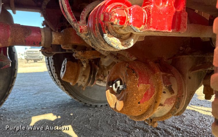 image for item EG1930 2009 Peterbilt 365 tank truck