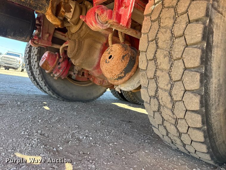 image for item EG1930 2009 Peterbilt 365 tank truck