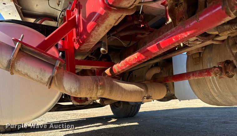 image for item EG1930 2009 Peterbilt 365 tank truck