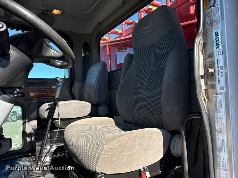 image for item EG1930 2009 Peterbilt 365 tank truck