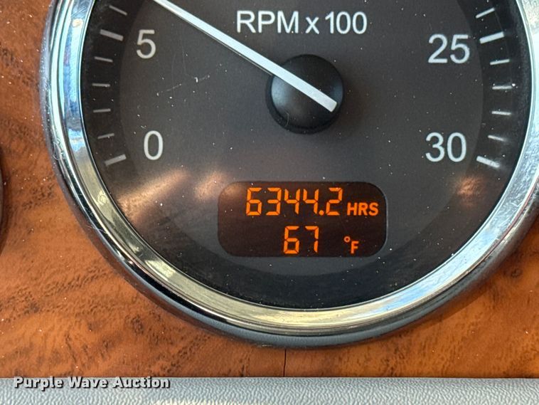 image for item EG1930 2009 Peterbilt 365 tank truck