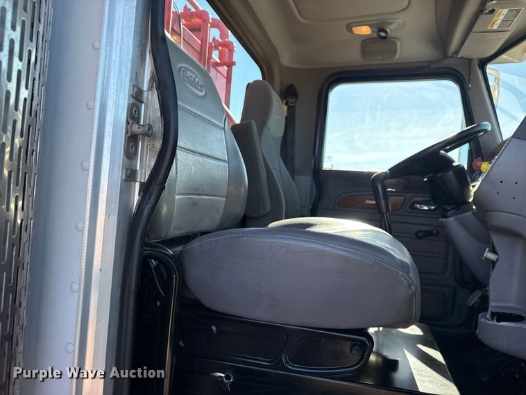 image for item EG1930 2009 Peterbilt 365 tank truck