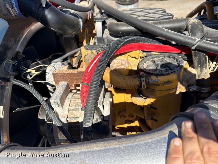 image for item EG1930 2009 Peterbilt 365 tank truck