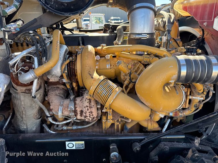 image for item EG1930 2009 Peterbilt 365 tank truck