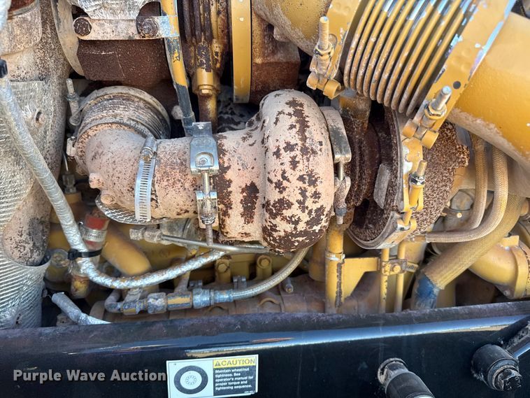 image for item EG1930 2009 Peterbilt 365 tank truck