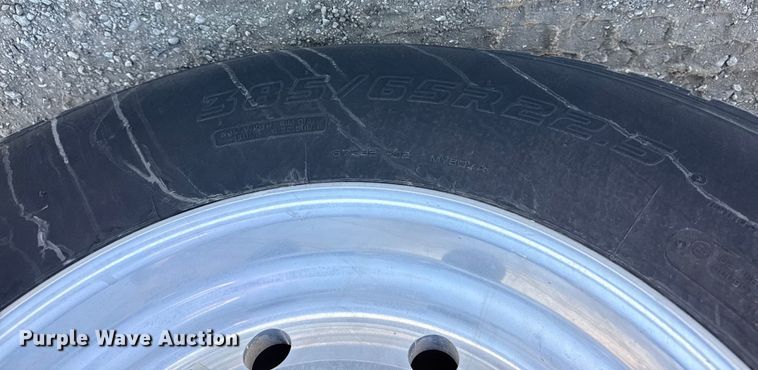 image for item EG1930 2009 Peterbilt 365 tank truck