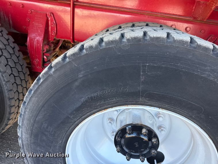 image for item EG1930 2009 Peterbilt 365 tank truck