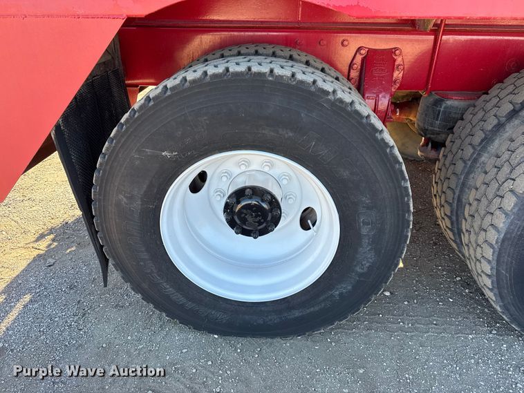 image for item EG1930 2009 Peterbilt 365 tank truck