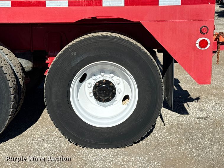 image for item EG1930 2009 Peterbilt 365 tank truck