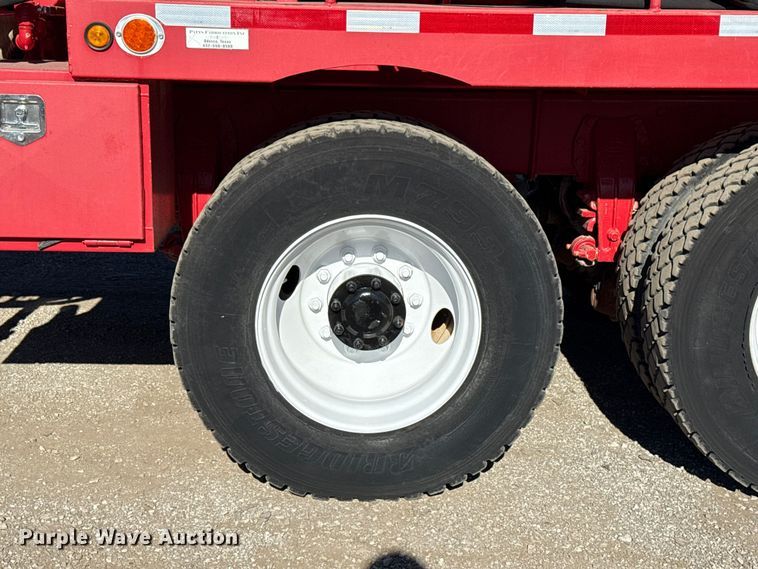 image for item EG1930 2009 Peterbilt 365 tank truck