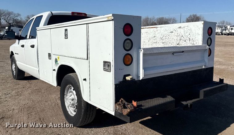 image for item EG1942 2005 Dodge Ram 3500 Crew Cab utility bed pickup truck