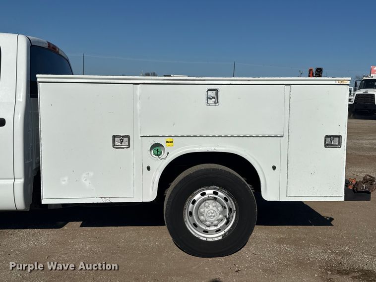 image for item EG1942 2005 Dodge Ram 3500 Crew Cab utility bed pickup truck