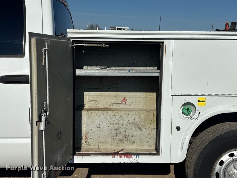 image for item EG1942 2005 Dodge Ram 3500 Crew Cab utility bed pickup truck