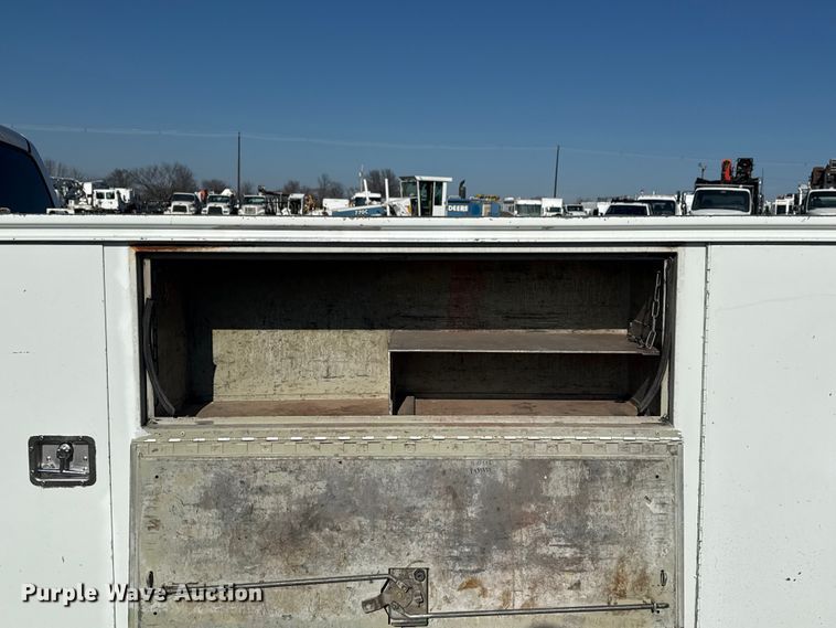 image for item EG1942 2005 Dodge Ram 3500 Crew Cab utility bed pickup truck