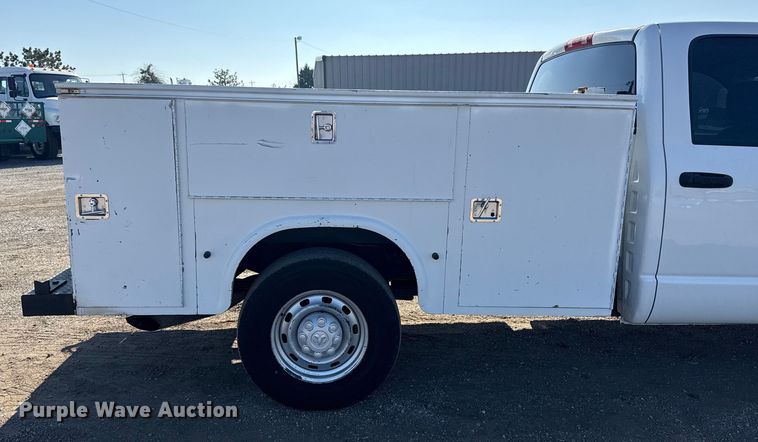 image for item EG1942 2005 Dodge Ram 3500 Crew Cab utility bed pickup truck