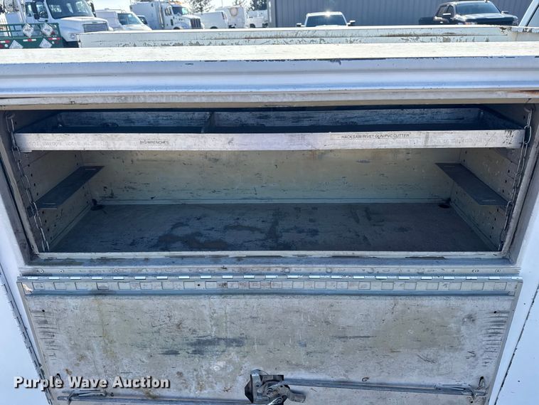 image for item EG1942 2005 Dodge Ram 3500 Crew Cab utility bed pickup truck