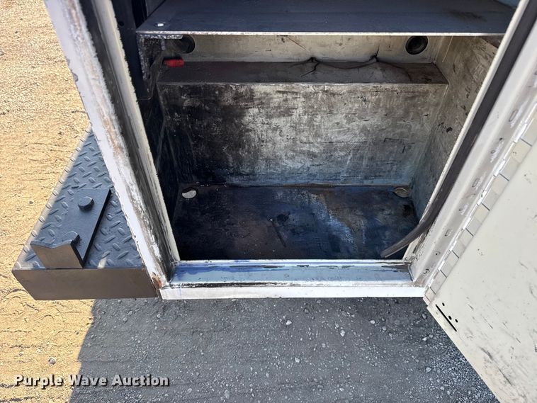 image for item EG1942 2005 Dodge Ram 3500 Crew Cab utility bed pickup truck