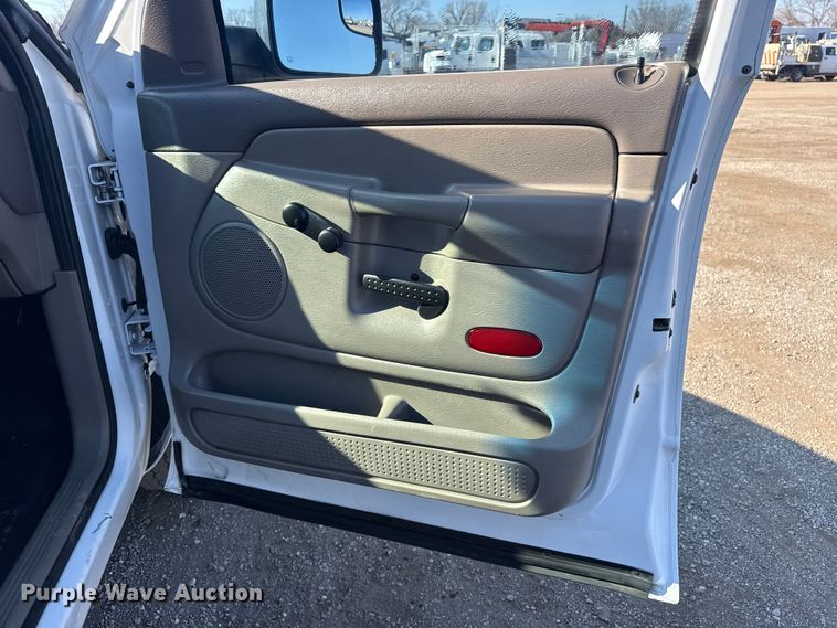 image for item EG1942 2005 Dodge Ram 3500 Crew Cab utility bed pickup truck