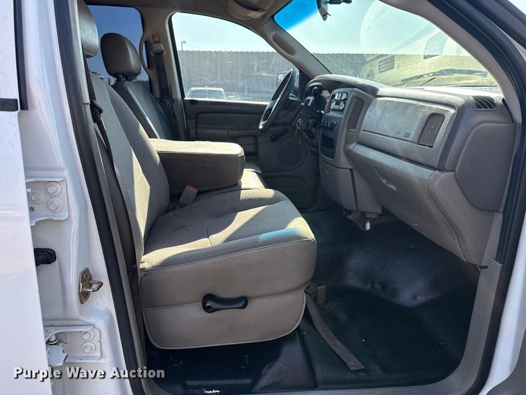 image for item EG1942 2005 Dodge Ram 3500 Crew Cab utility bed pickup truck