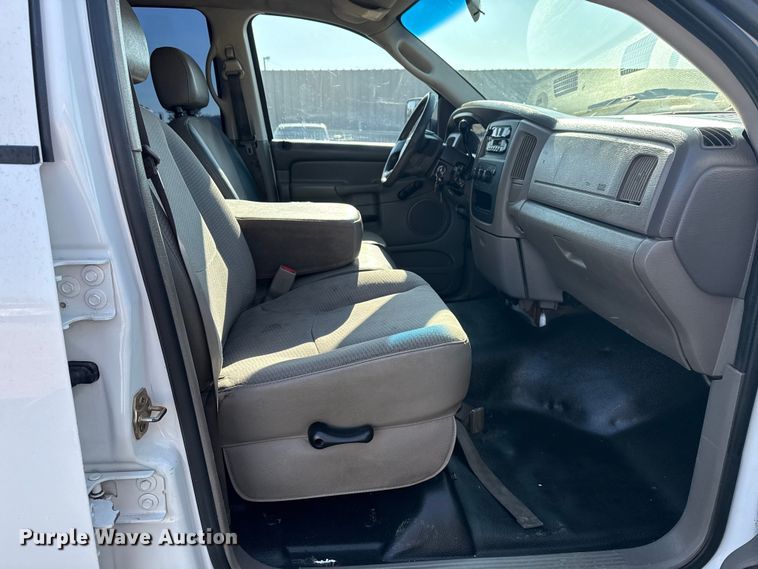 image for item EG1942 2005 Dodge Ram 3500 Crew Cab utility bed pickup truck