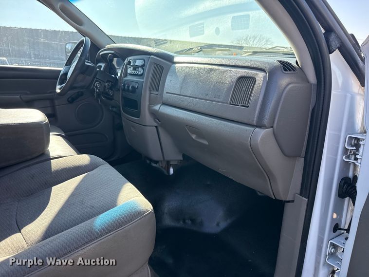 image for item EG1942 2005 Dodge Ram 3500 Crew Cab utility bed pickup truck