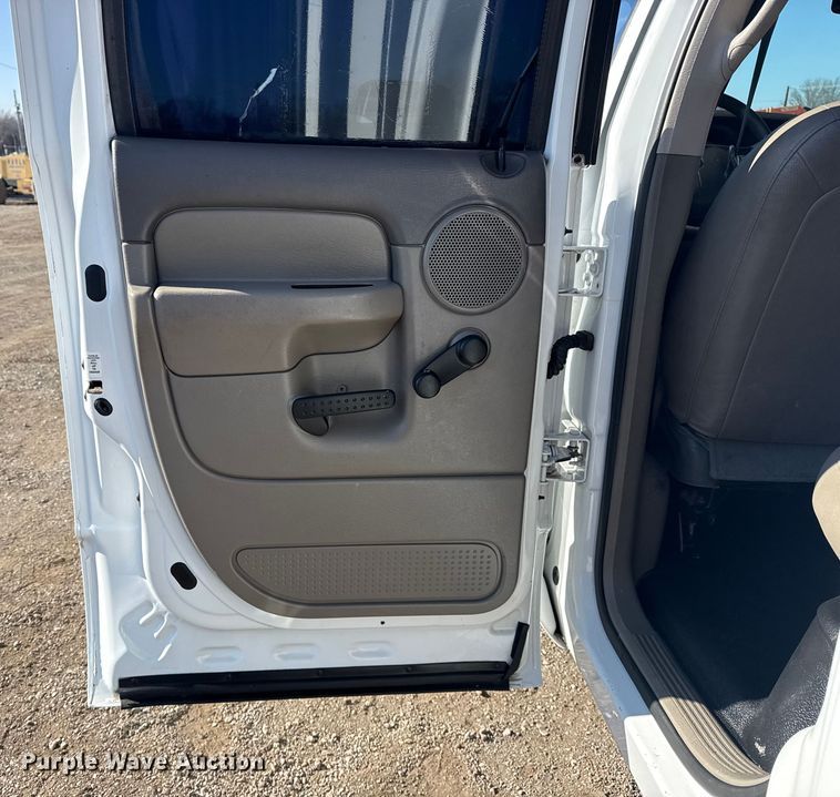 image for item EG1942 2005 Dodge Ram 3500 Crew Cab utility bed pickup truck