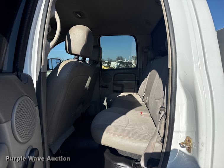 image for item EG1942 2005 Dodge Ram 3500 Crew Cab utility bed pickup truck