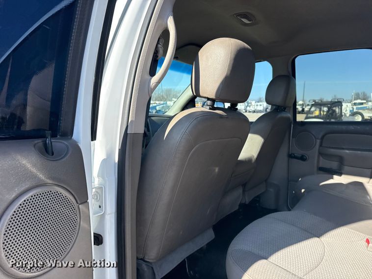 image for item EG1942 2005 Dodge Ram 3500 Crew Cab utility bed pickup truck