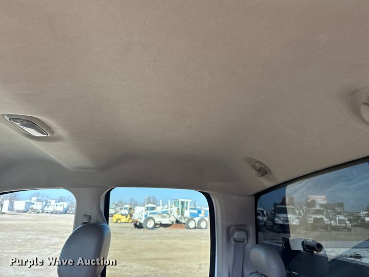 image for item EG1942 2005 Dodge Ram 3500 Crew Cab utility bed pickup truck